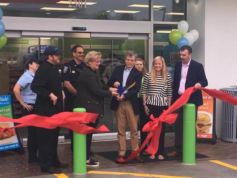 Ribbon cutting at Cruizers Convenience Marketplace