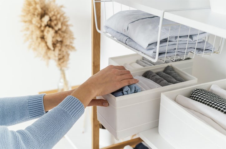 Organizing kitchen cabinets