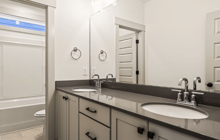 Homesite 2340 Hall Bath