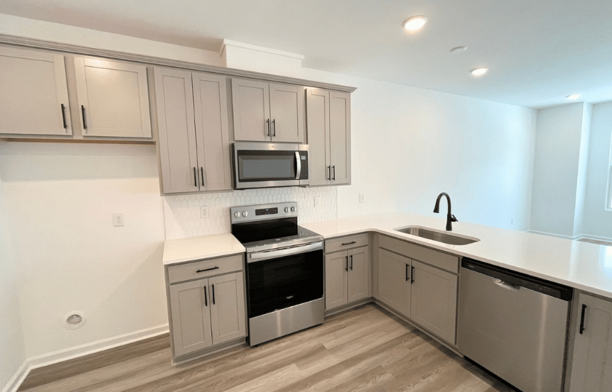 Homesite 2560 Kitchen 2