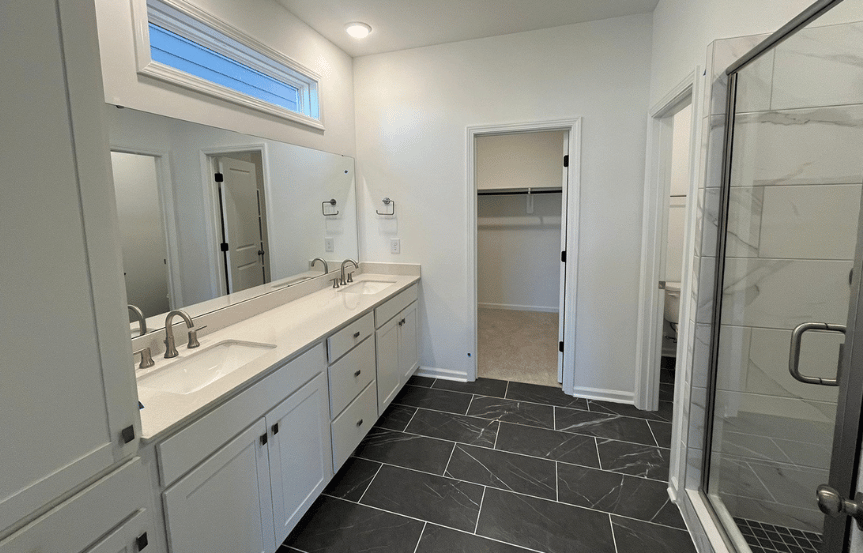 Homesite 2433 Owners Bath 1