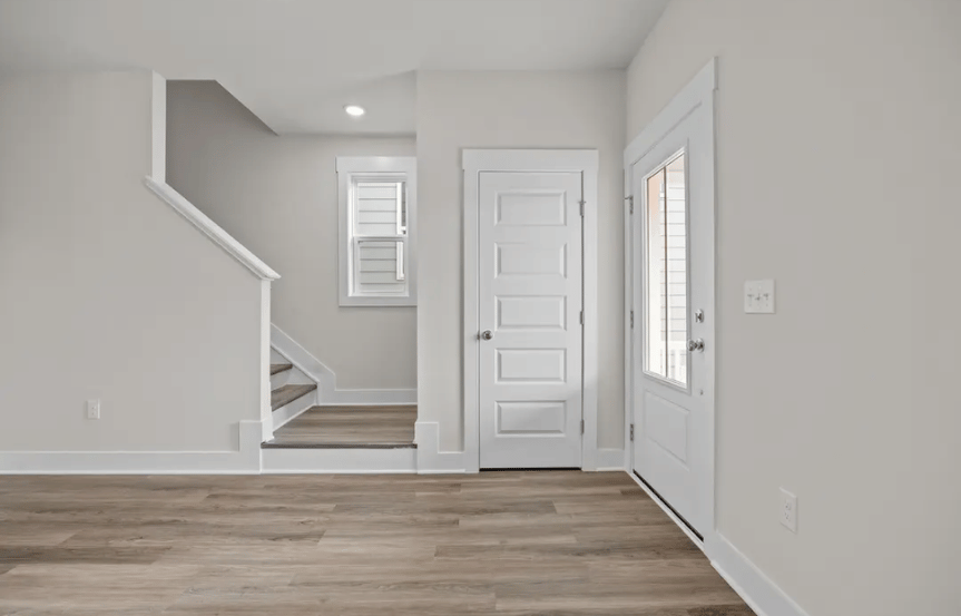 Homesite 2846 Foyer Stairwell