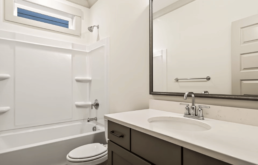 Homesite 2340 Grnd Bathroom