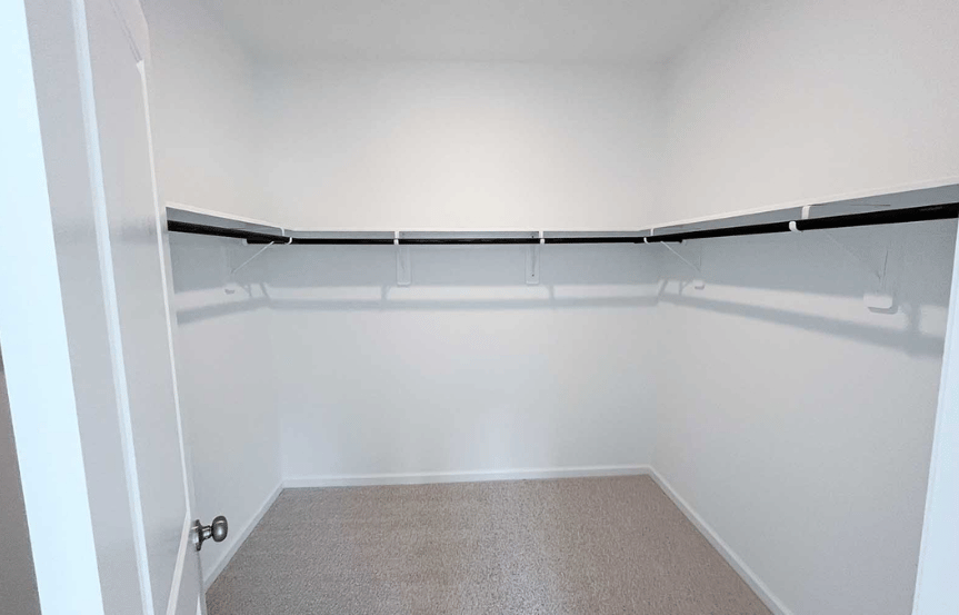 Homesite 2643 Owners Closet