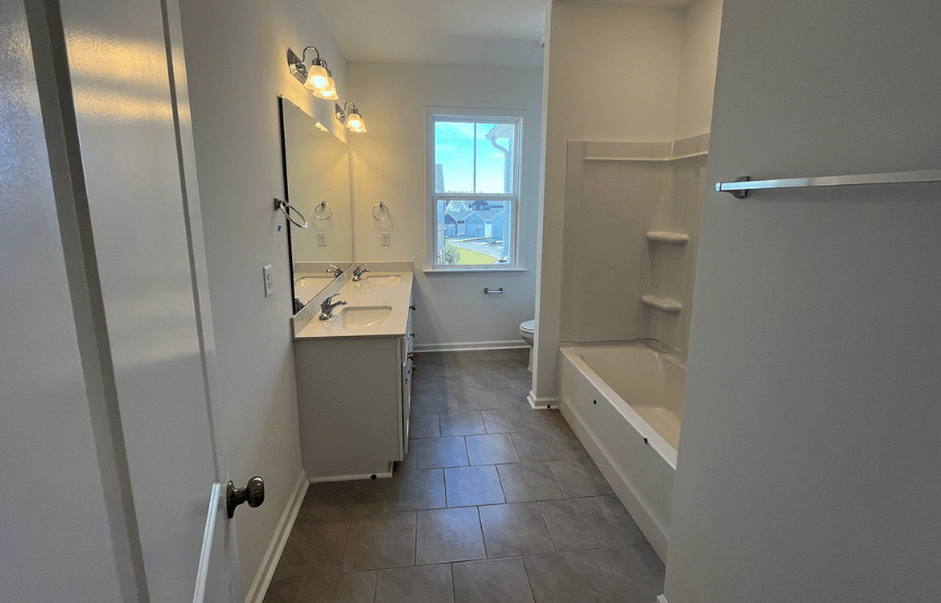 Homesite 2433 Secondary Bath