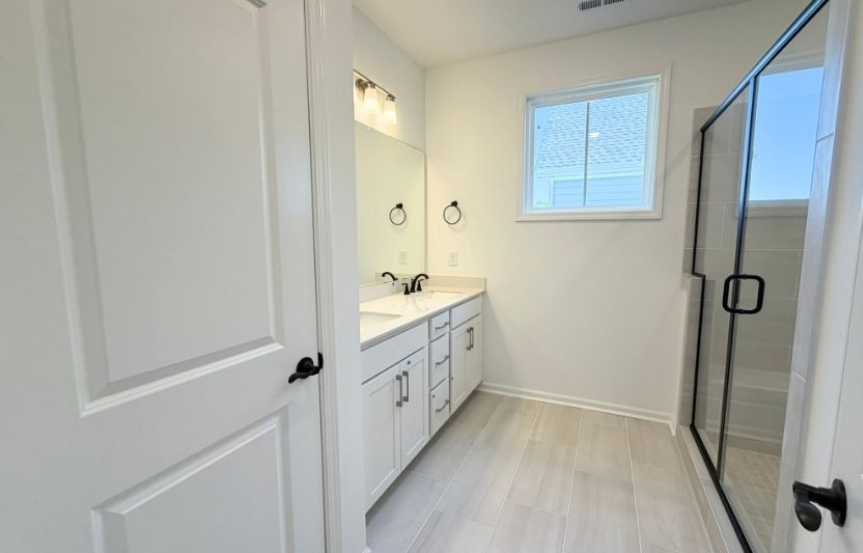Homesite 2440 Primary Bath