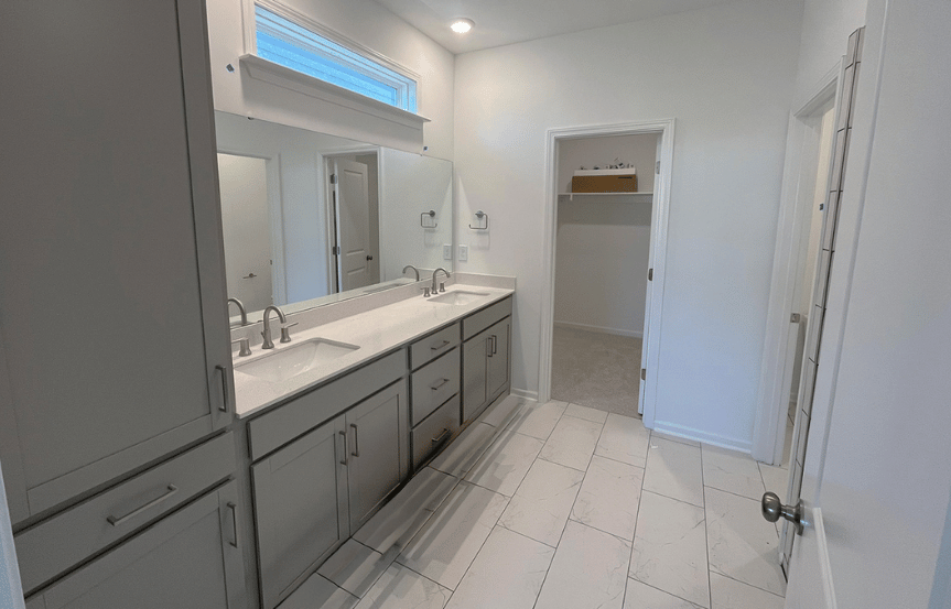 Homesite 2431 Owners Suite Bath 1