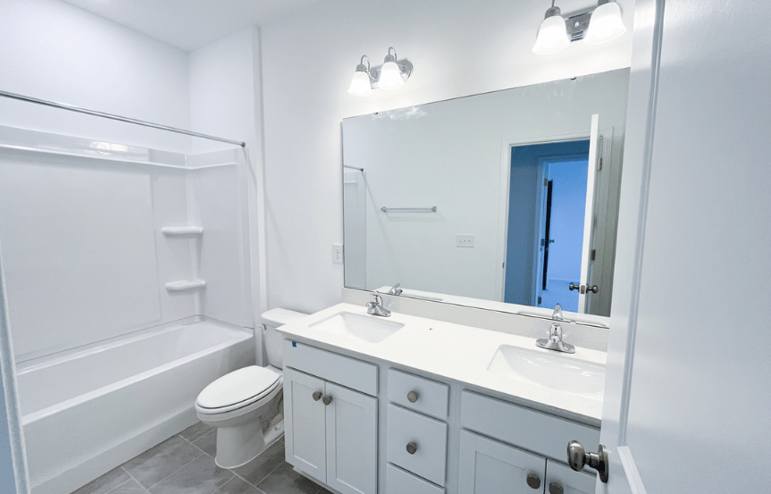 Homesite 2548 Guest Bath