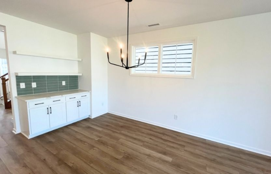 Homesite 2440 Dining