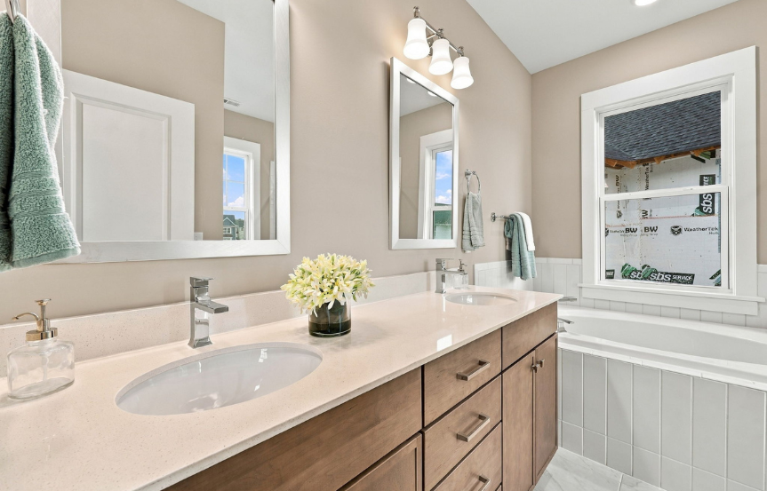 Homesite 2902 Owners Suite Bath 1
